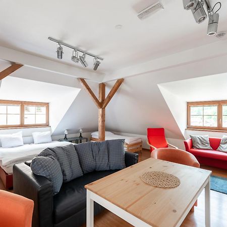 Apartman Muzeum Obchodu Карлштейн Экстерьер фото