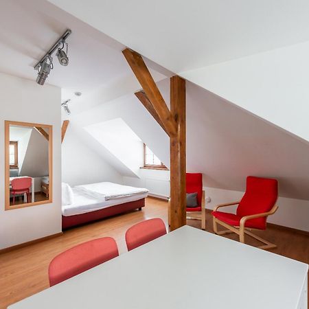 Apartman Muzeum Obchodu Карлштейн Экстерьер фото