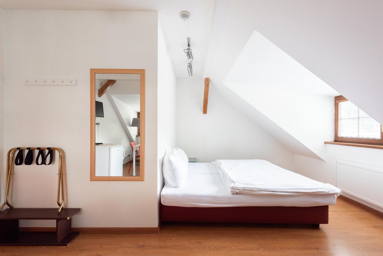 Apartman Muzeum Obchodu Карлштейн Экстерьер фото