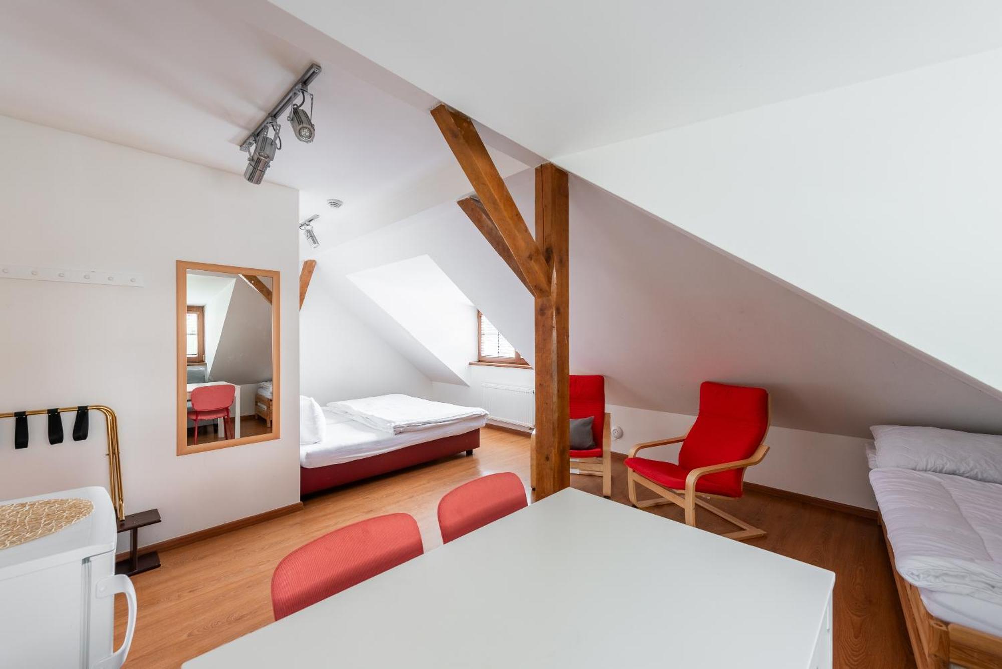 Apartman Muzeum Obchodu Карлштейн Экстерьер фото